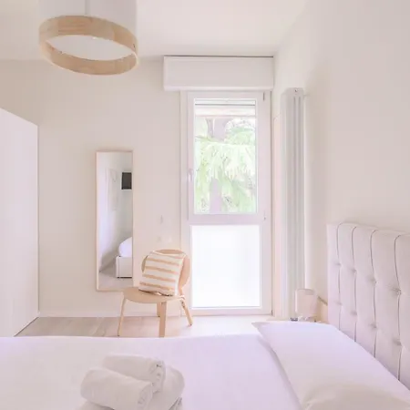 Guesthost - Cozy Near Basilica Sant'antonio דירה