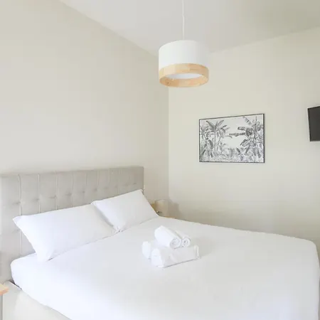 Guesthost - Cozy Near Basilica Sant'antonio דירה *