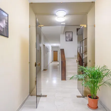 Guesthost - Cozy Near Basilica Sant'antonio דירה פאדובה